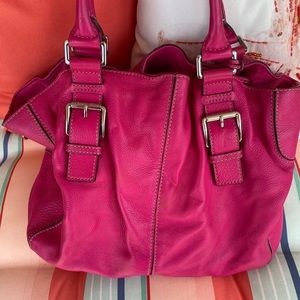 AUTHENTIC HOT PINK MK HANDBAG! LOVE THIS BAG!